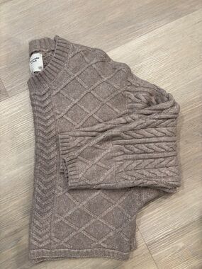 Abercrombie & Fitch Taupe Cable-Knit Crewneck Sweater